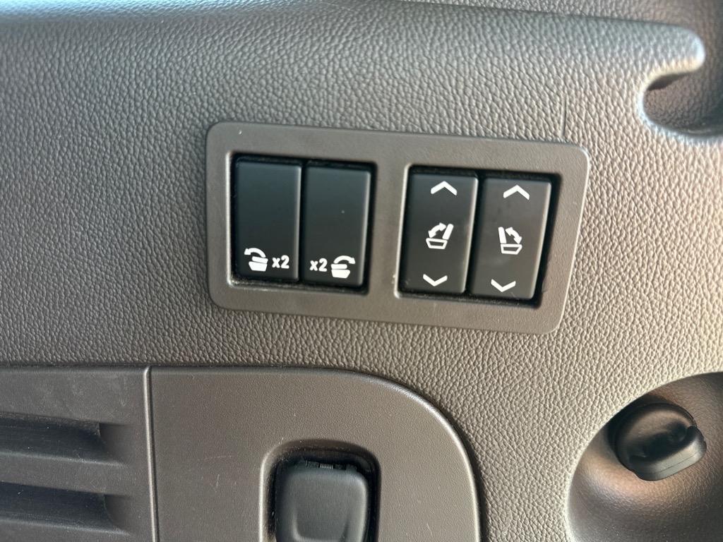 GMC Yukon Denali XL 4WD 2015