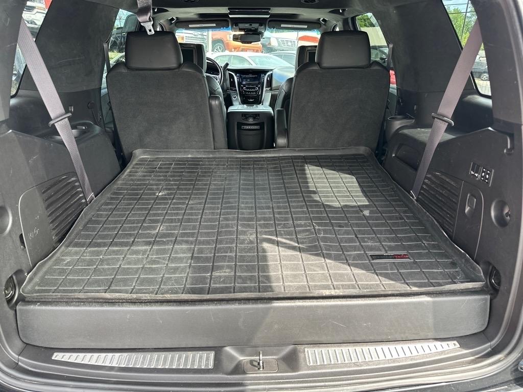 Cadillac Escalade Platinum 4WD 2016