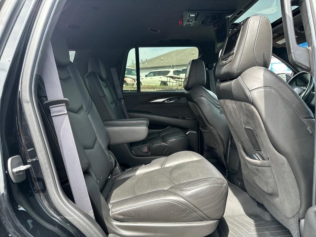 Cadillac Escalade Platinum 4WD 2016