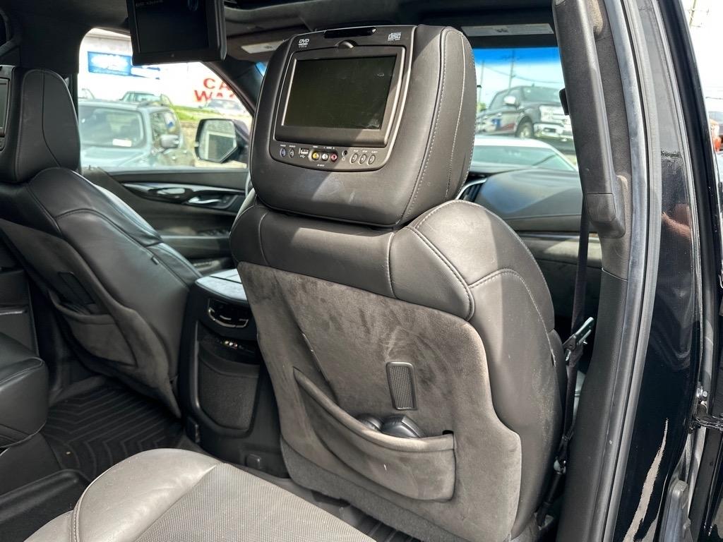 Cadillac Escalade Platinum 4WD 2016