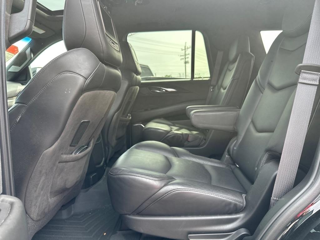 Cadillac Escalade Platinum 4WD 2016