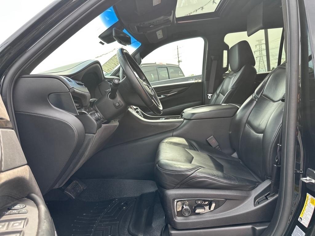 Cadillac Escalade Platinum 4WD 2016