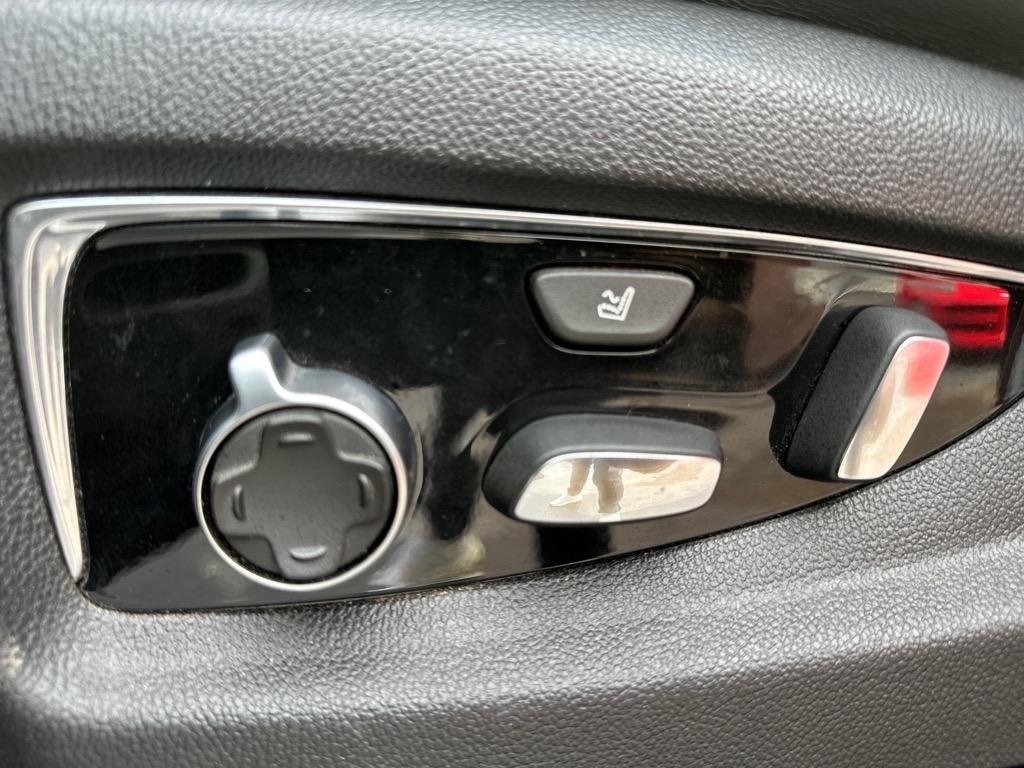 Cadillac Escalade Platinum 4WD 2016