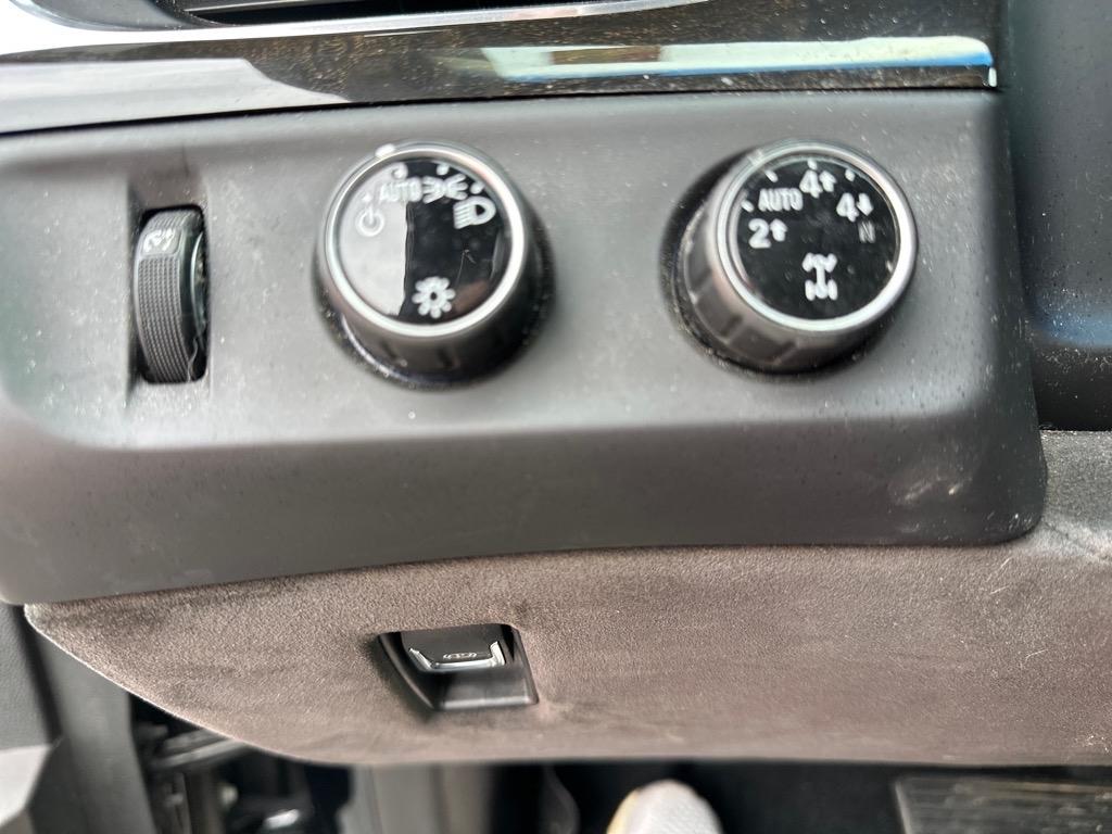 Cadillac Escalade Platinum 4WD 2016