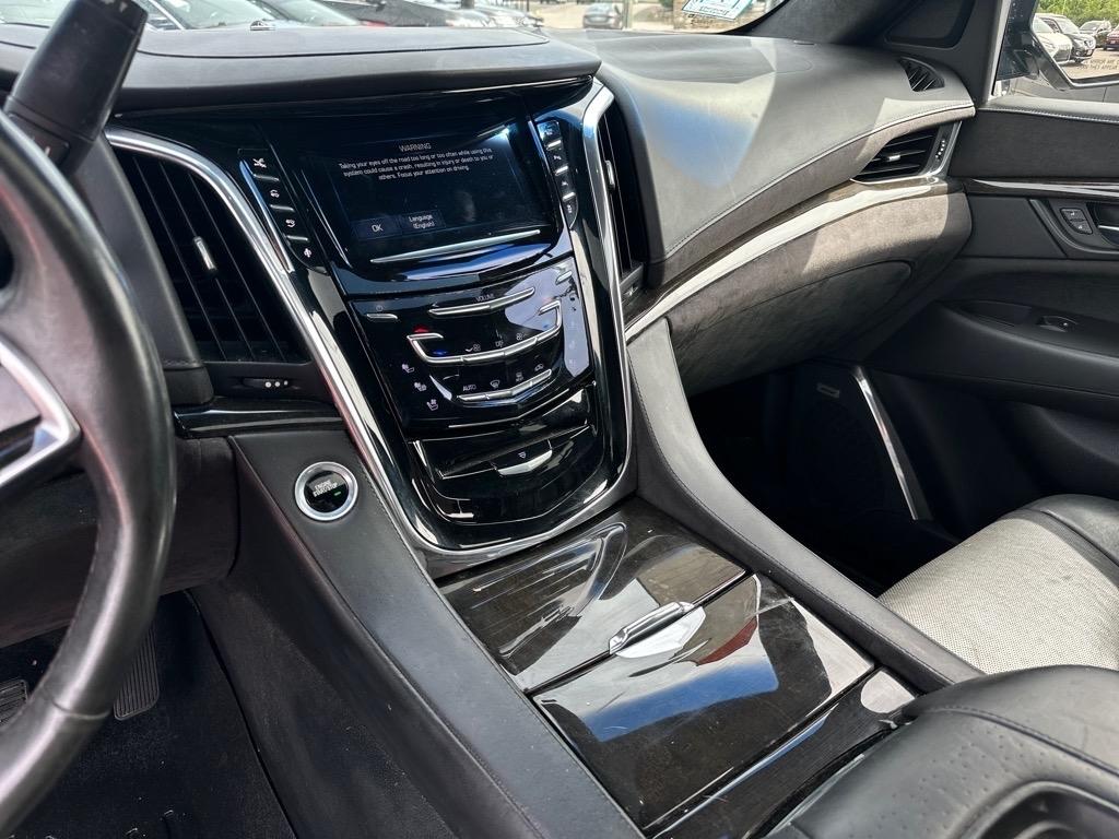 Cadillac Escalade Platinum 4WD 2016