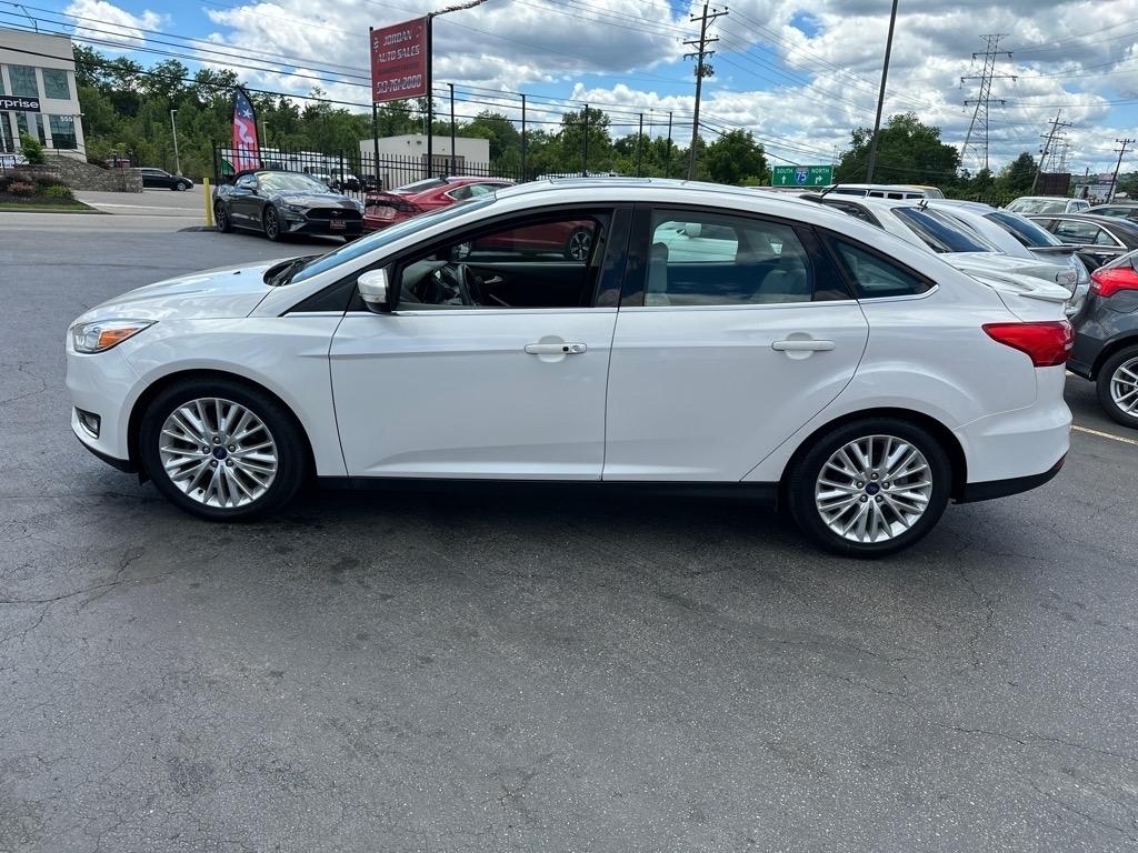 Ford Focus Titanium Sedan 2017