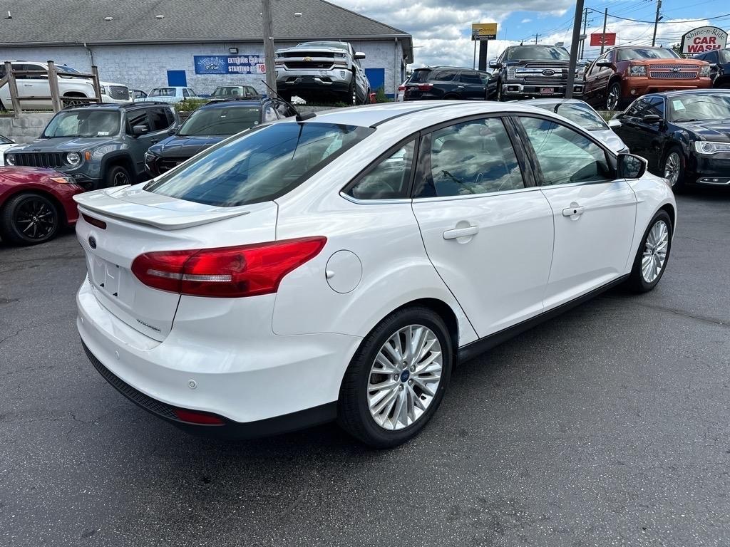 Ford Focus Titanium Sedan 2017