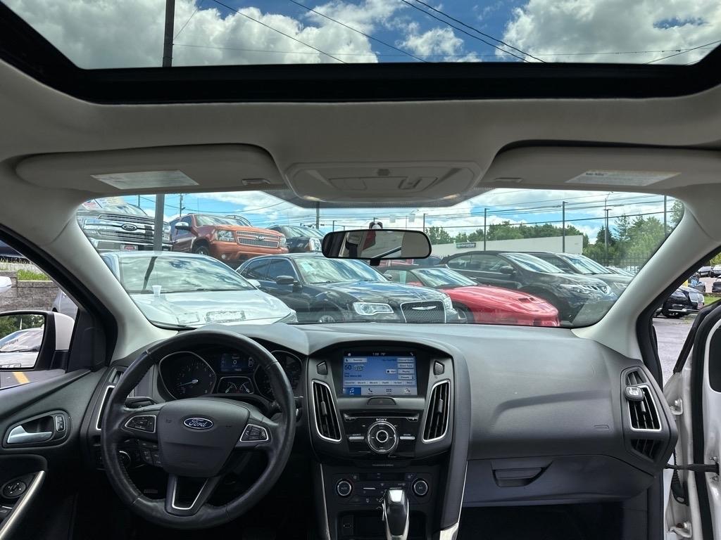 Ford Focus Titanium Sedan 2017