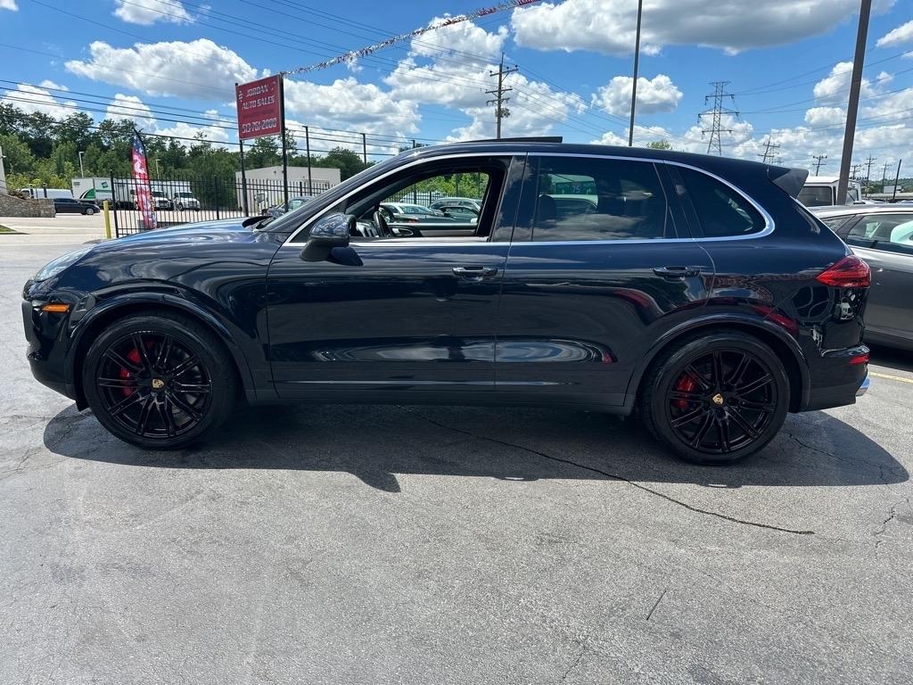 Porsche Cayenne Turbo 2016