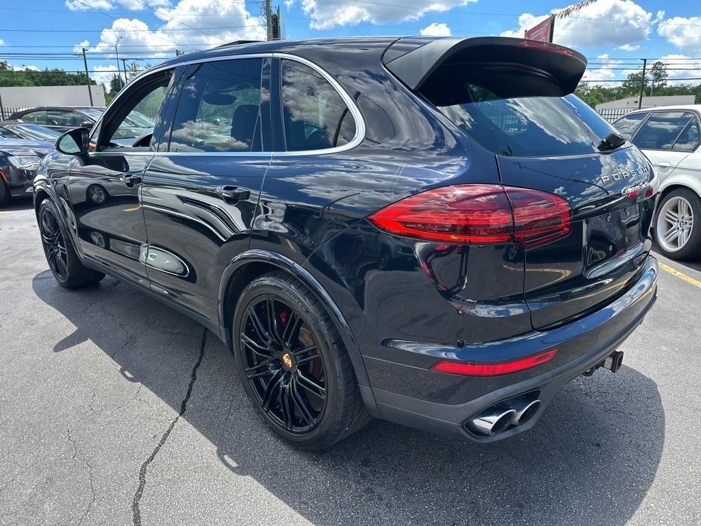 Porsche Cayenne Turbo 2016