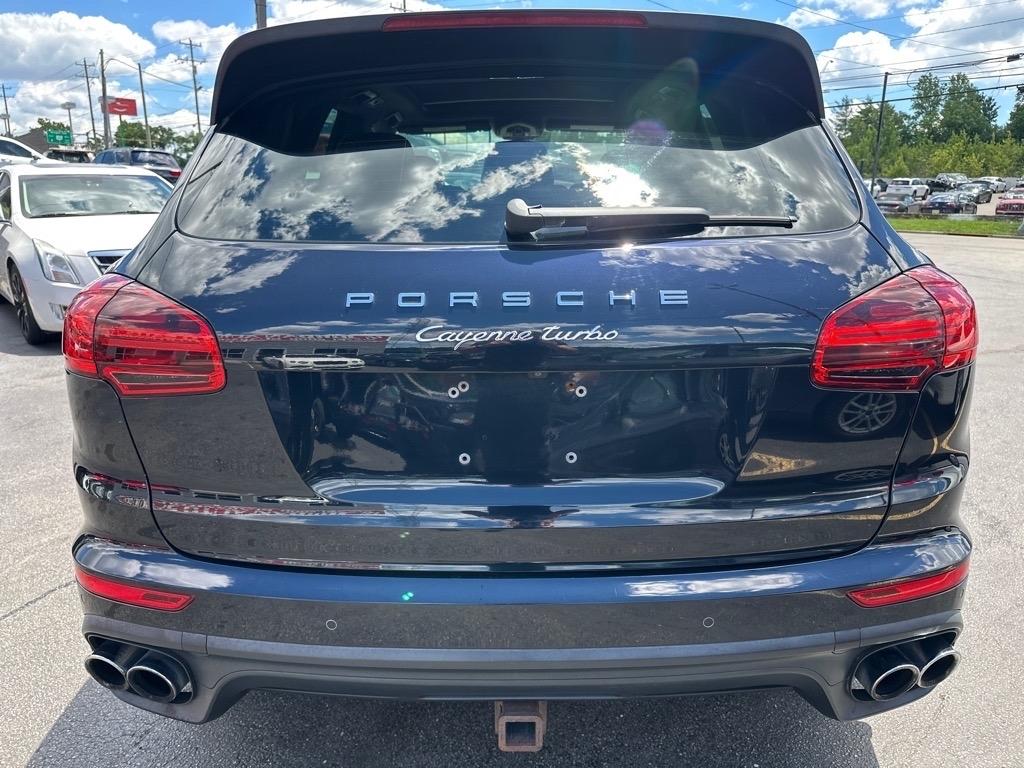 Porsche Cayenne Turbo 2016