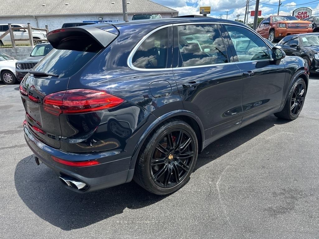 Porsche Cayenne Turbo 2016