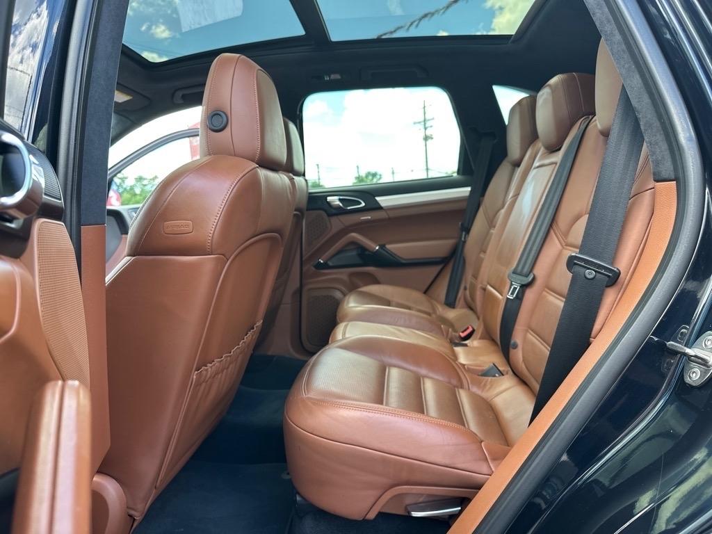 Porsche Cayenne Turbo 2016