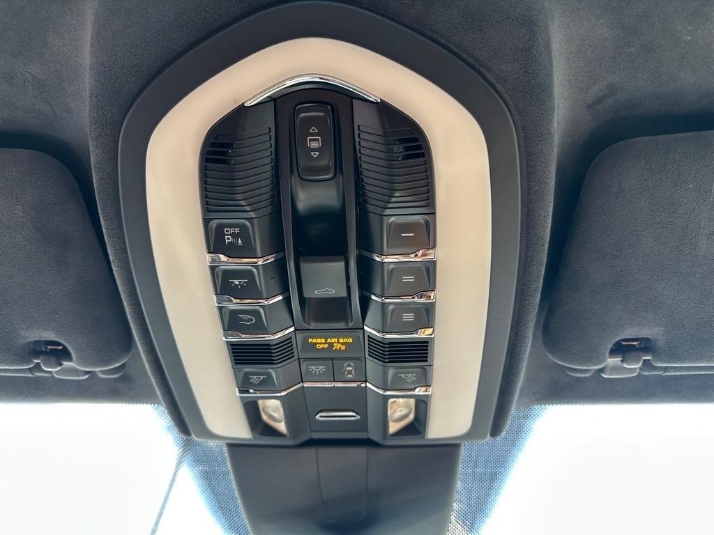 Porsche Cayenne Turbo 2016