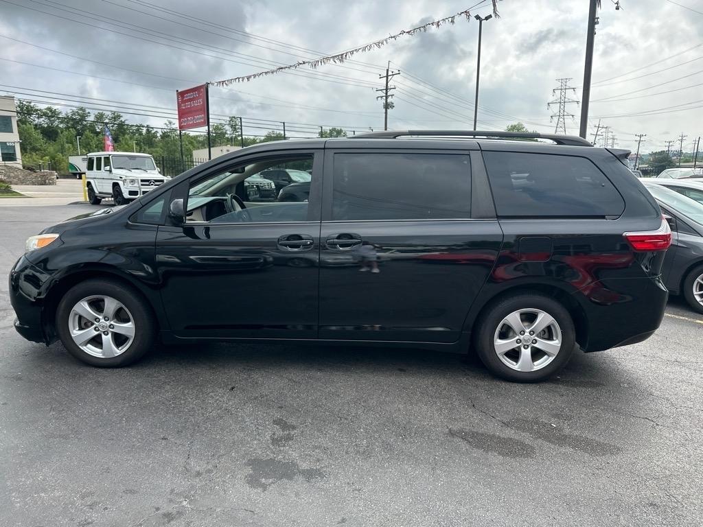 Toyota Sienna LE FWD 8-Passenger V6 2016