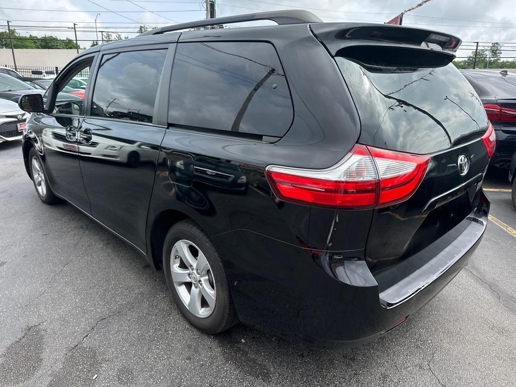 Toyota Sienna LE FWD 8-Passenger V6 2016
