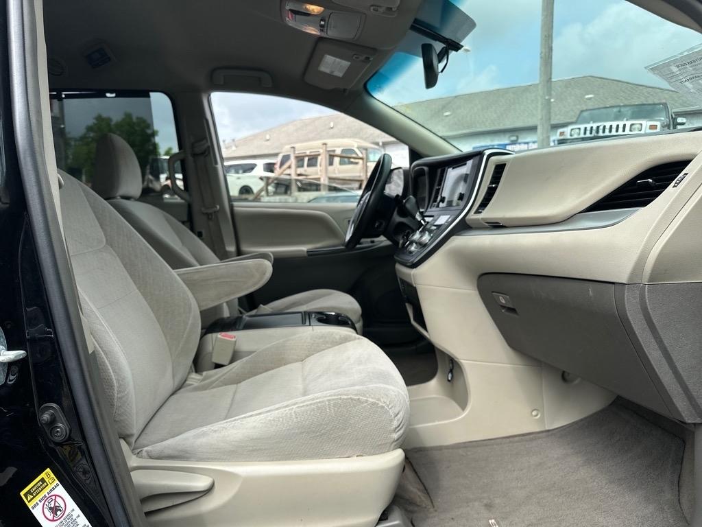 Toyota Sienna LE FWD 8-Passenger V6 2016