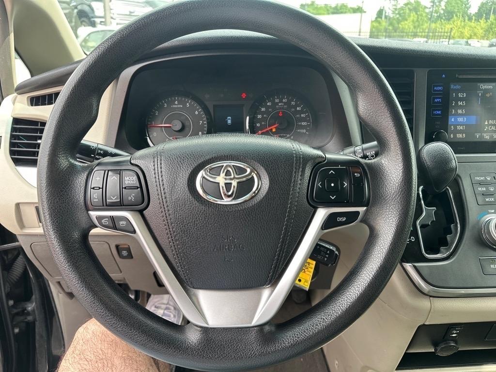 Toyota Sienna LE FWD 8-Passenger V6 2016