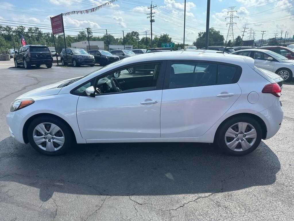 Kia Forte 5-Door LX 2016