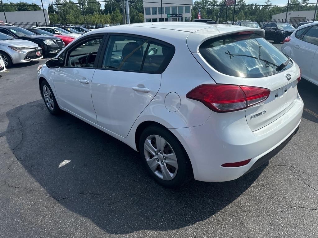 Kia Forte 5-Door LX 2016