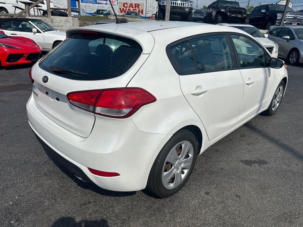Kia Forte 5-Door LX 2016