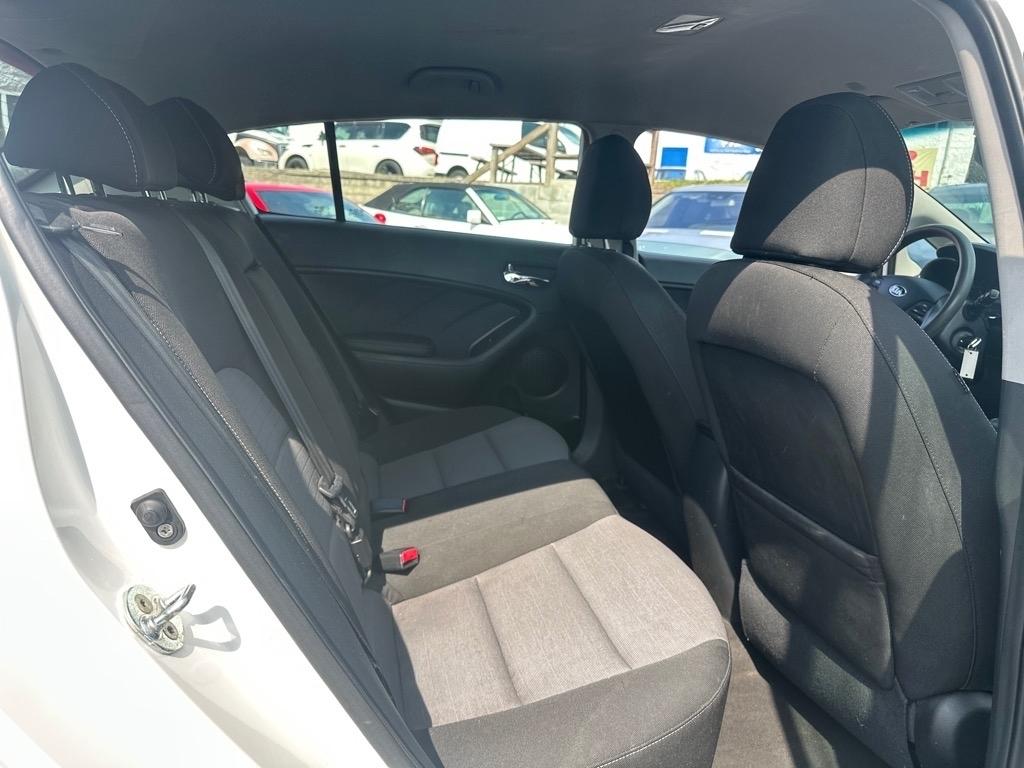 Kia Forte 5-Door LX 2016