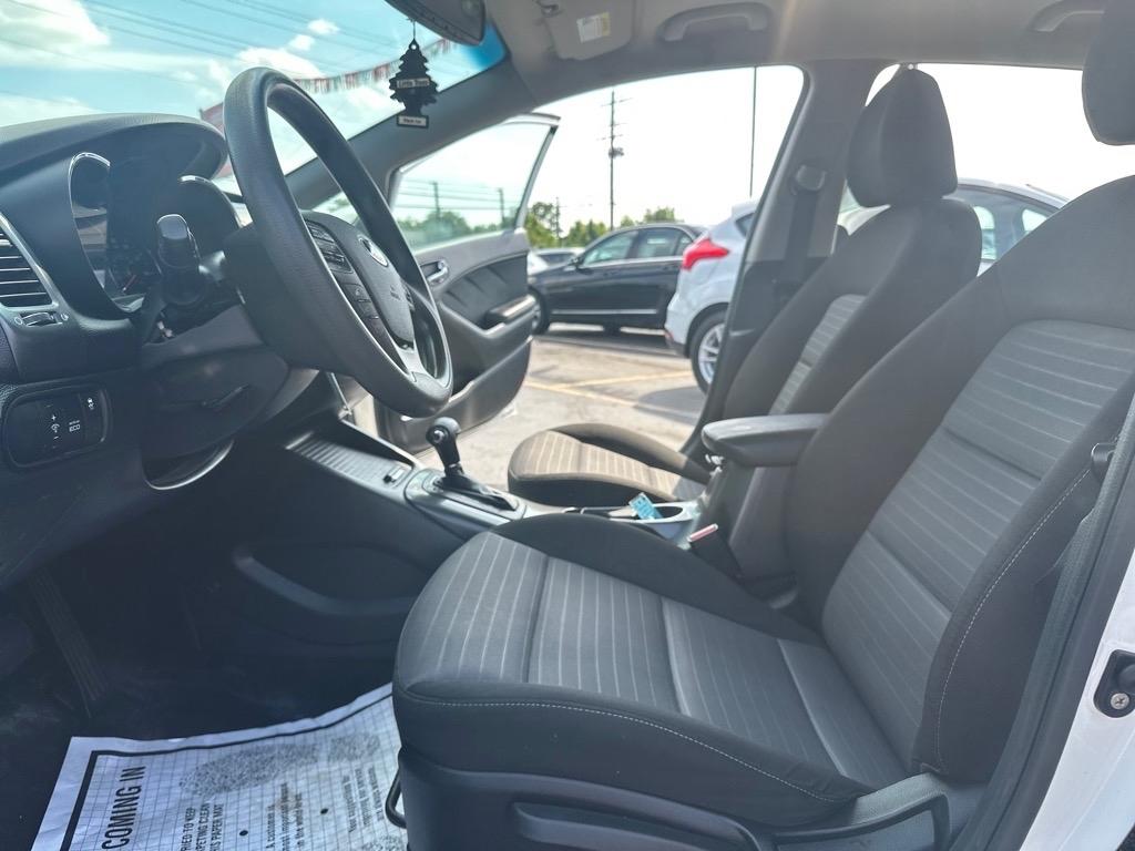 Kia Forte 5-Door LX 2016