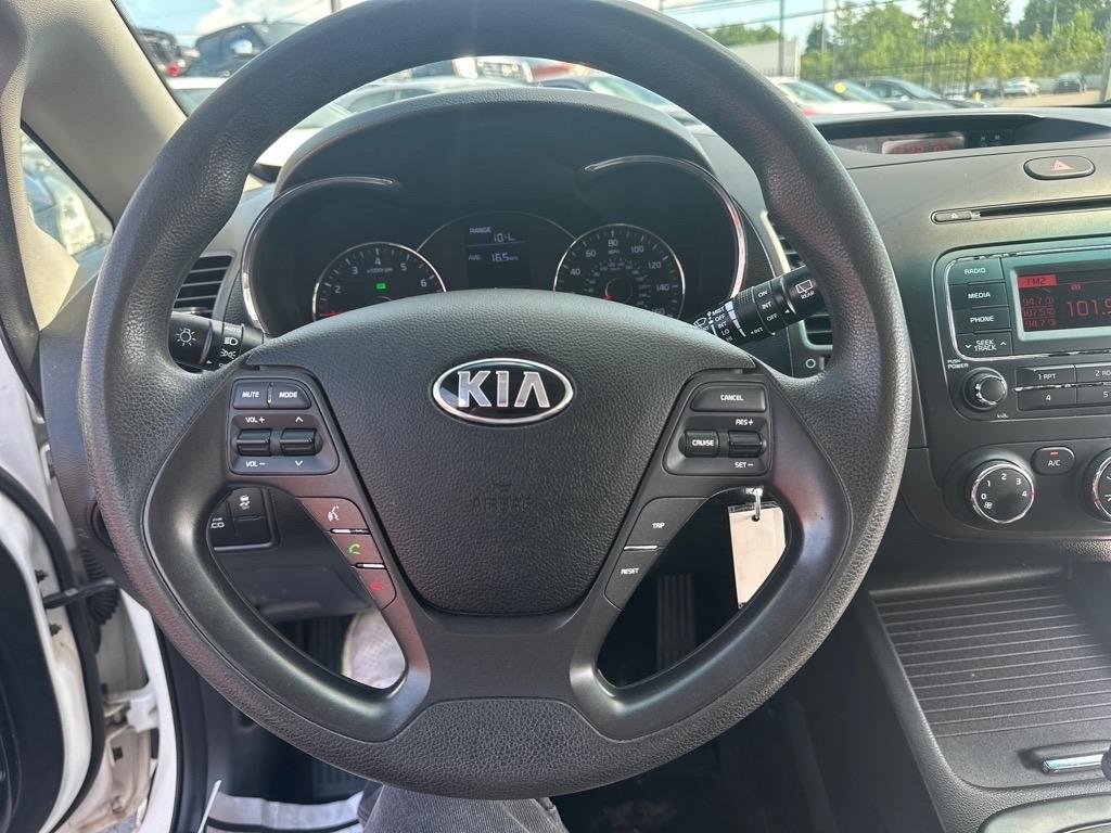 Kia Forte 5-Door LX 2016