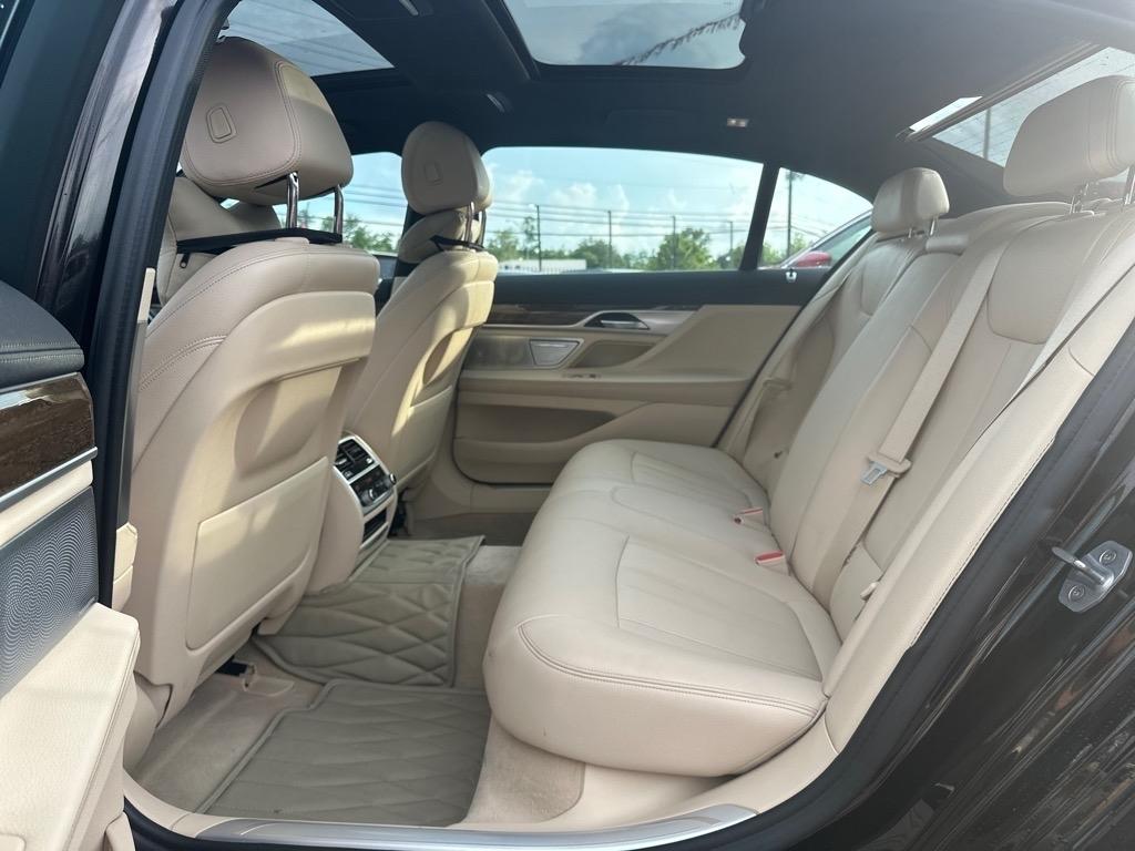 BMW 7-Series 740i xDrive 2019