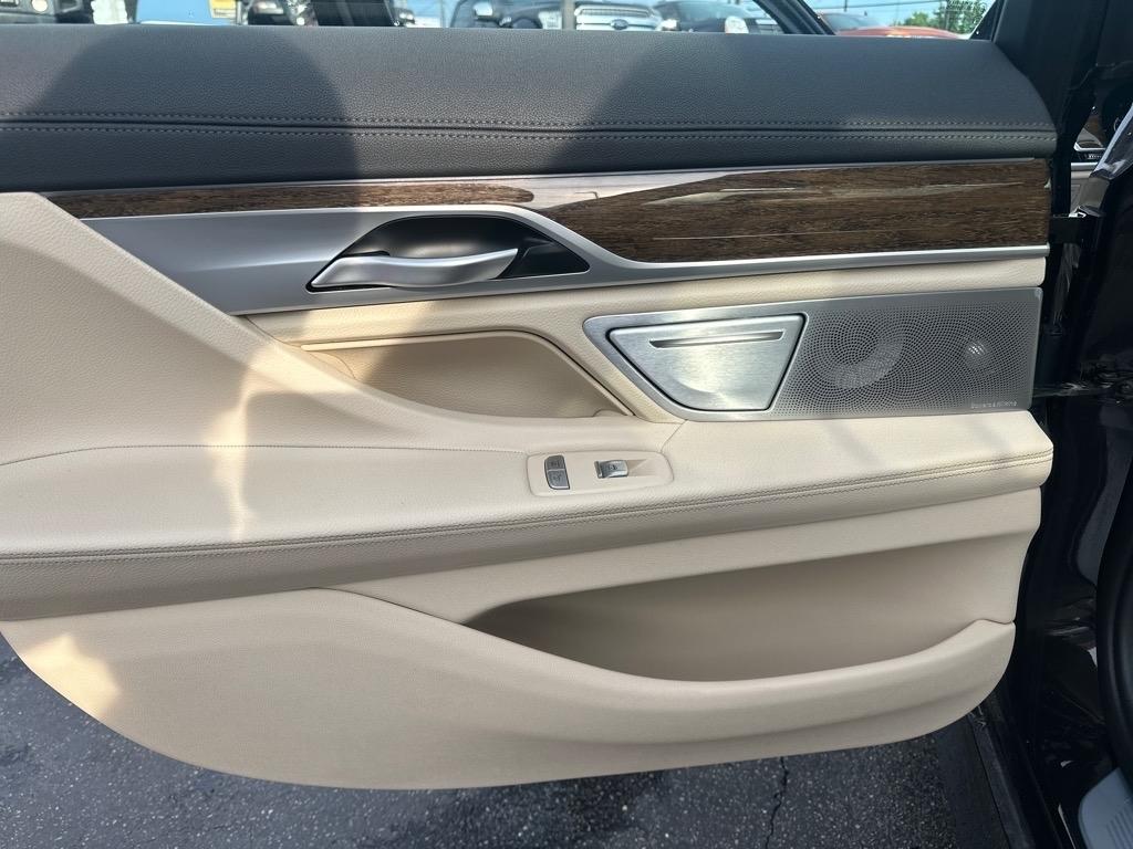 BMW 7-Series 740i xDrive 2019