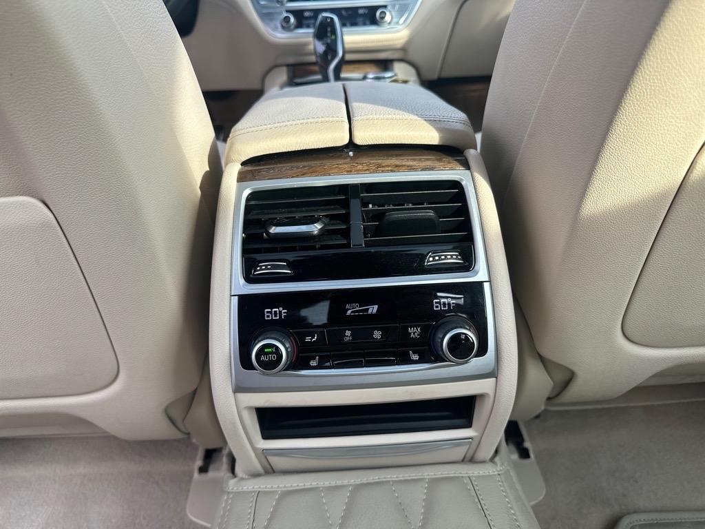 BMW 7-Series 740i xDrive 2019