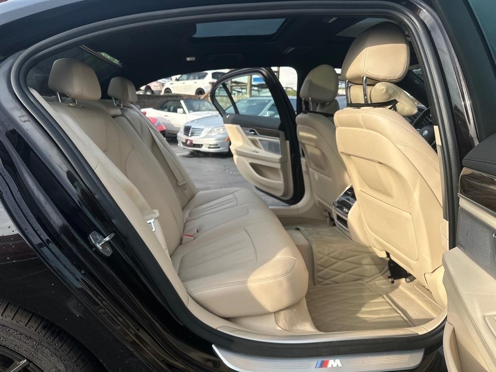 BMW 7-Series 740i xDrive 2019