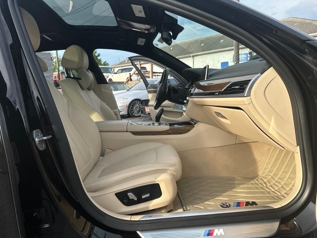 BMW 7-Series 740i xDrive 2019