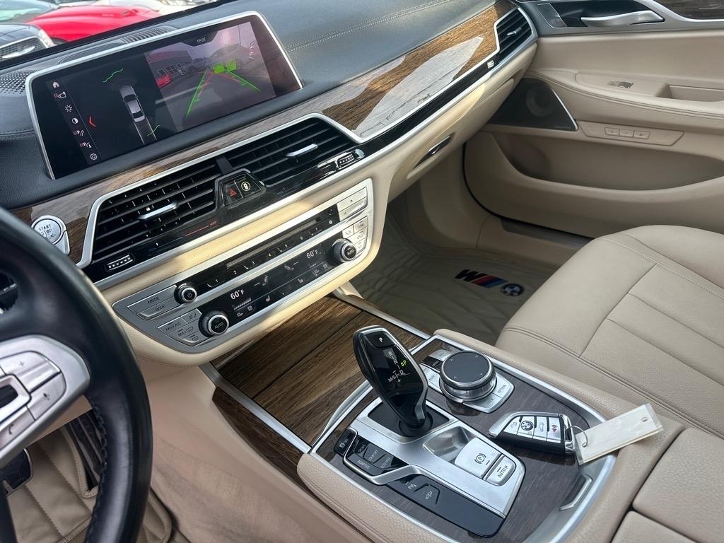 BMW 7-Series 740i xDrive 2019