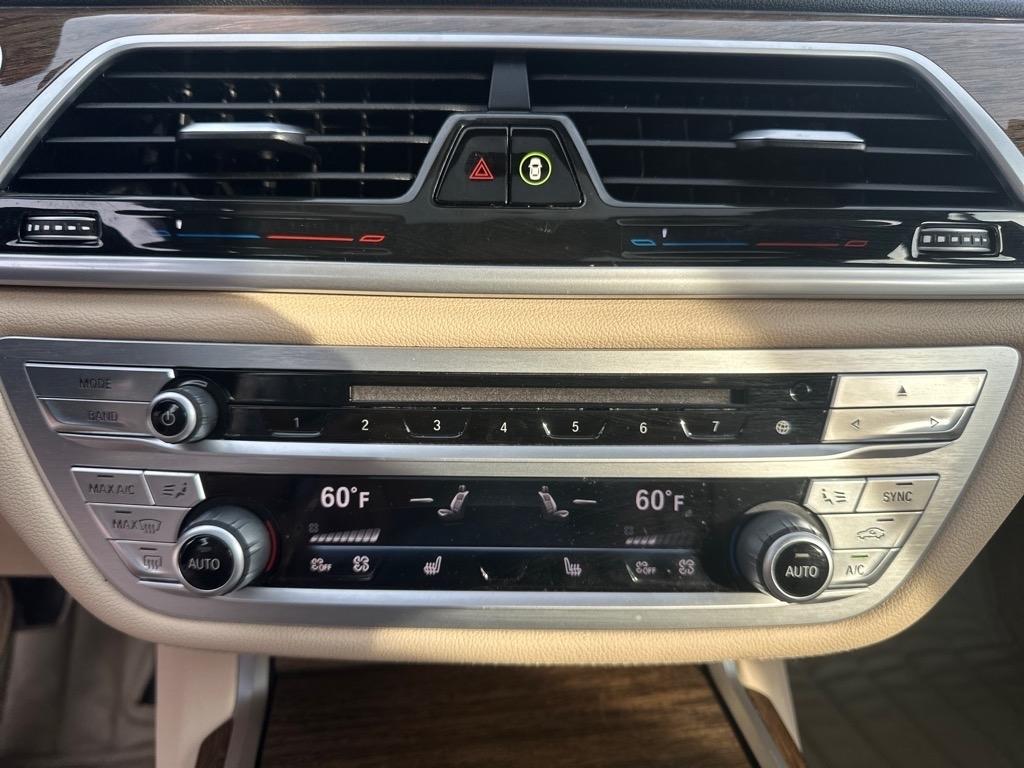 BMW 7-Series 740i xDrive 2019