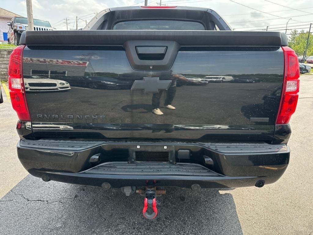 Chevrolet Avalanche LT 4WD 2012