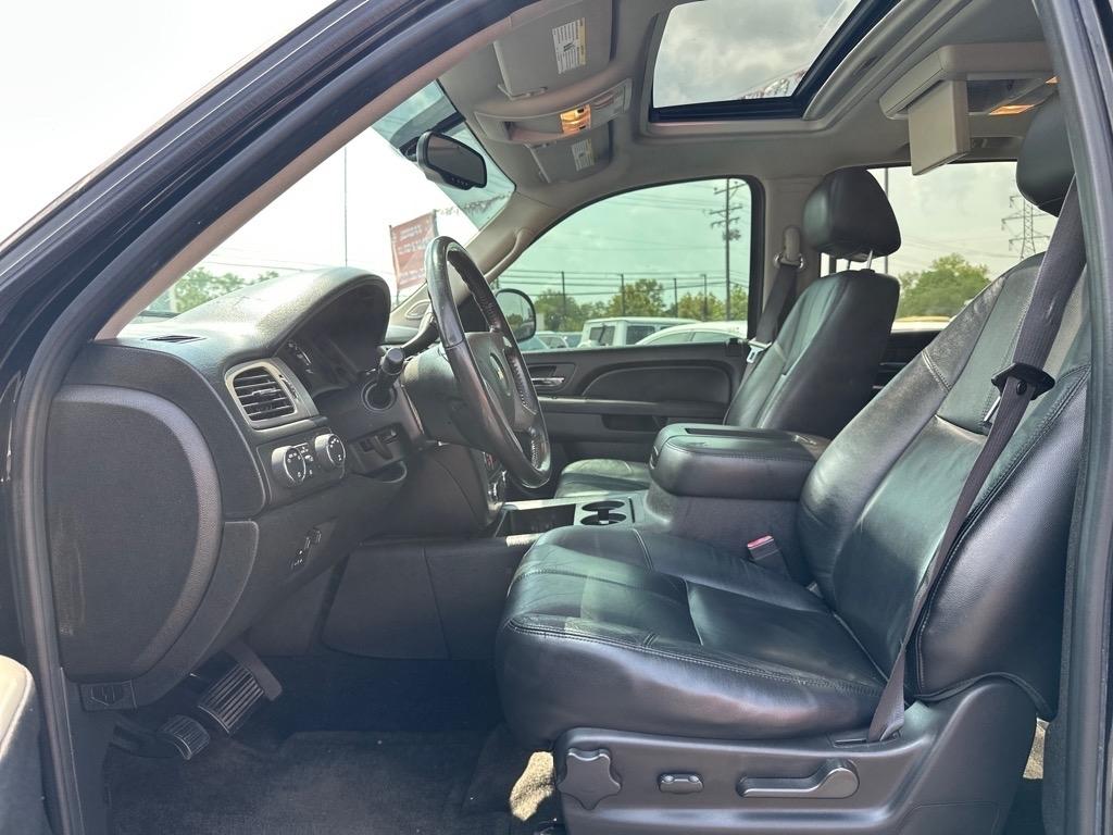 Chevrolet Avalanche LT 4WD 2012