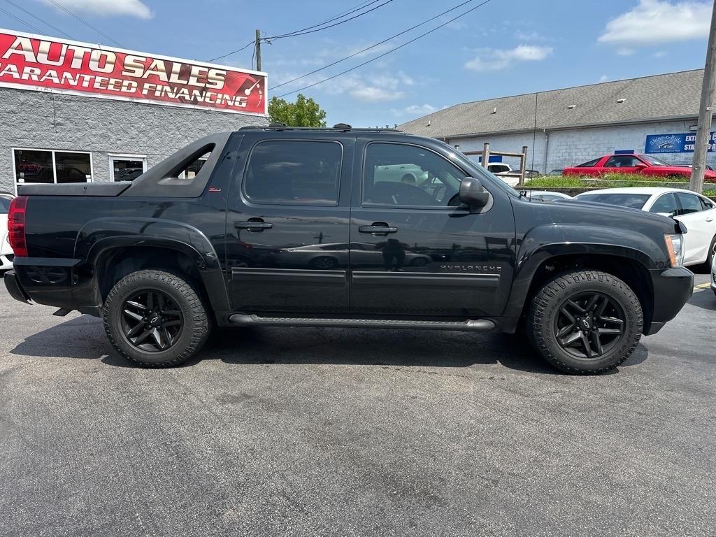 Chevrolet Avalanche LT 4WD 2012