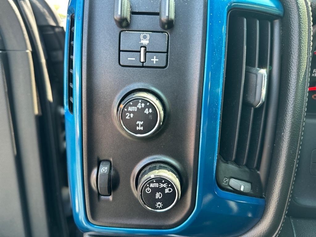 GMC Sierra 1500 Denali Crew Cab Short Box 4WD 2015