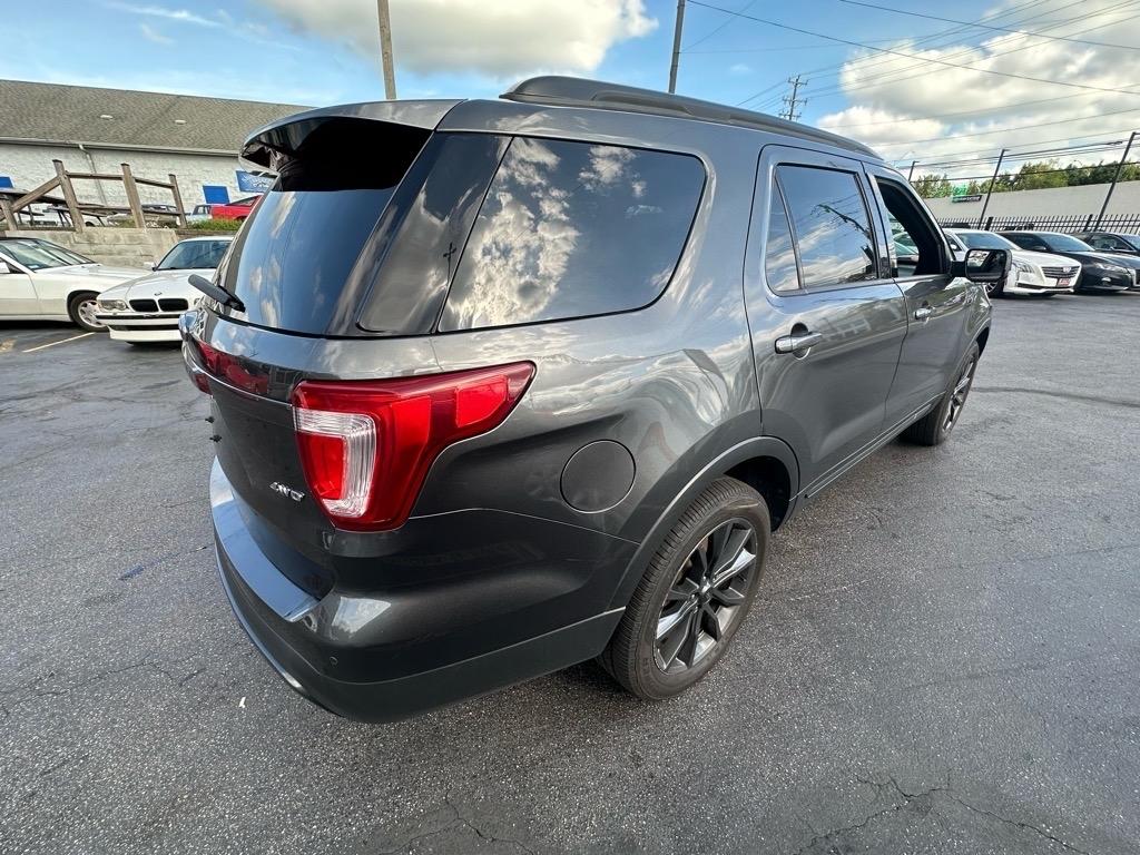 Ford Explorer XLT 4WD 2017