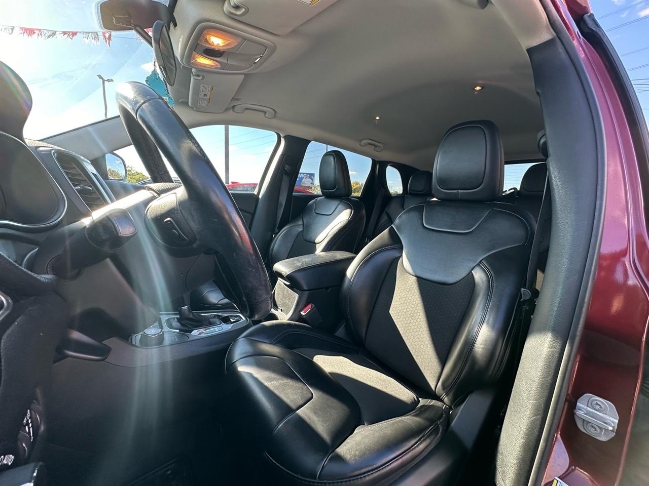 Jeep Cherokee Latitude Plus 4WD 2019
