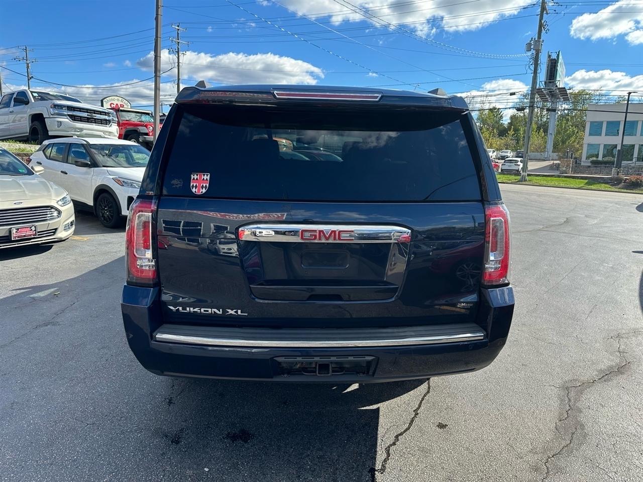 GMC Yukon XL Denali 4WD 2020