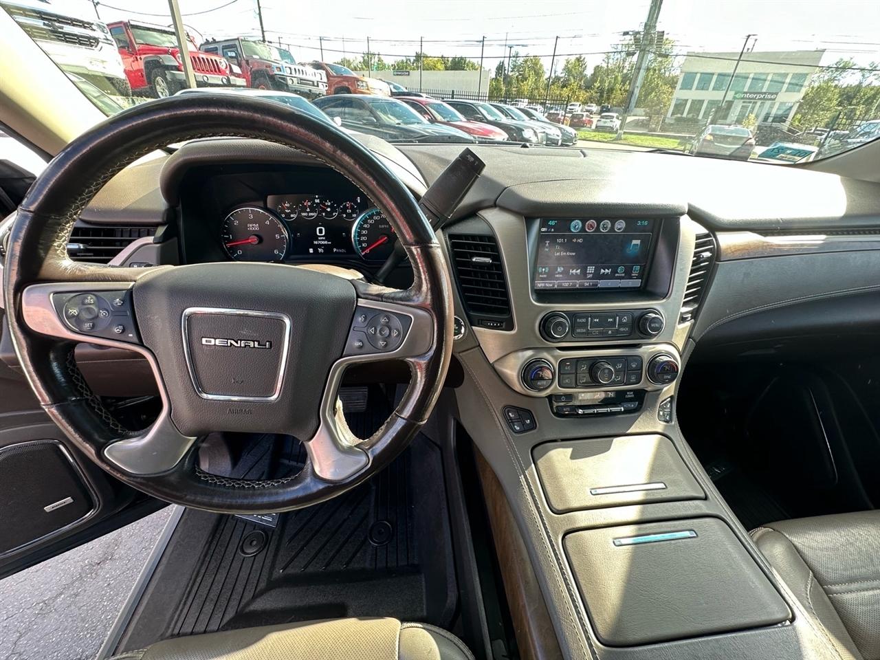 GMC Yukon XL Denali 4WD 2020