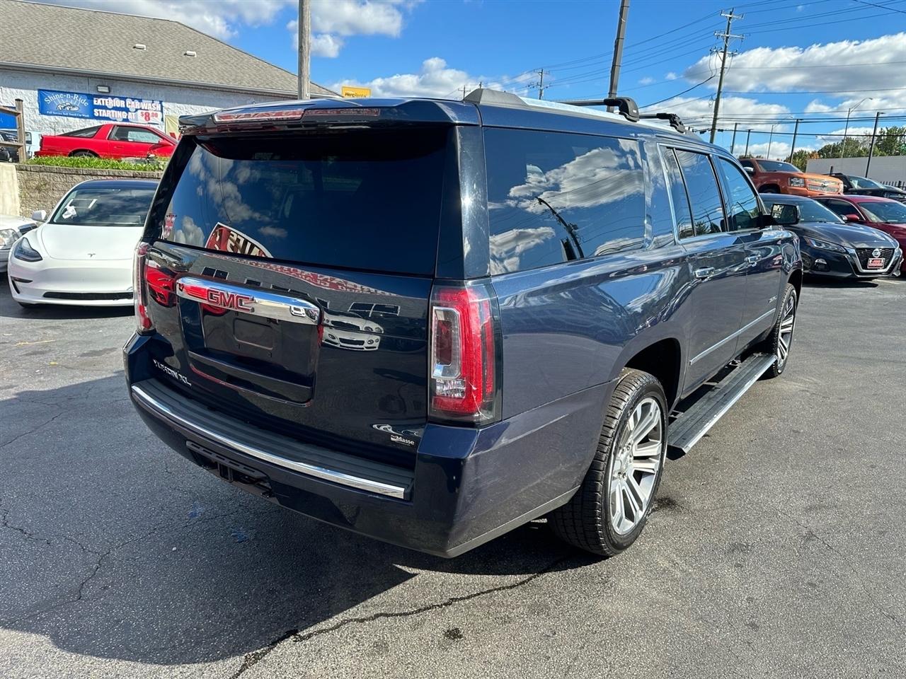 GMC Yukon XL Denali 4WD 2020