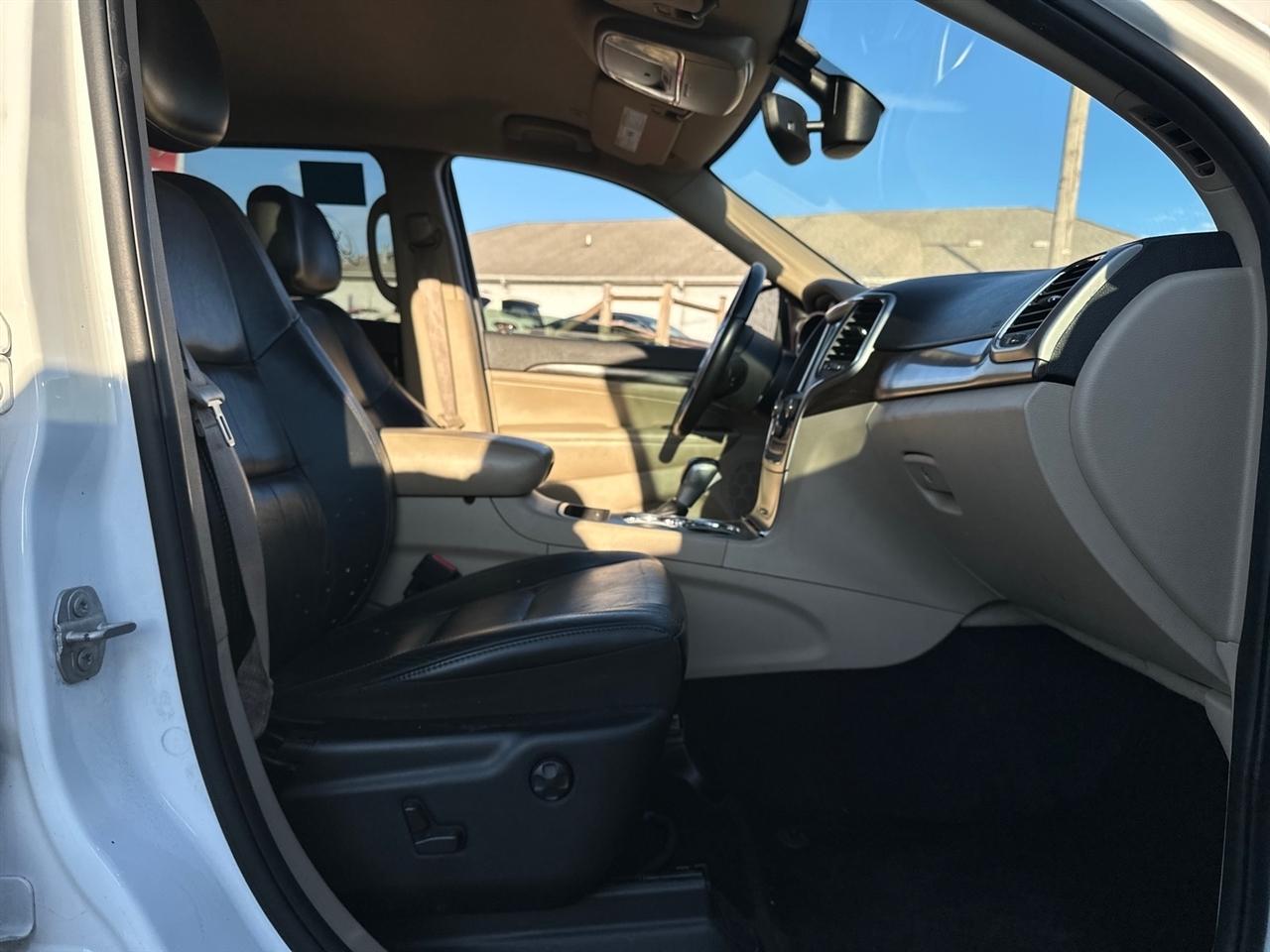 Jeep Grand Cherokee Laredo 2WD 2018