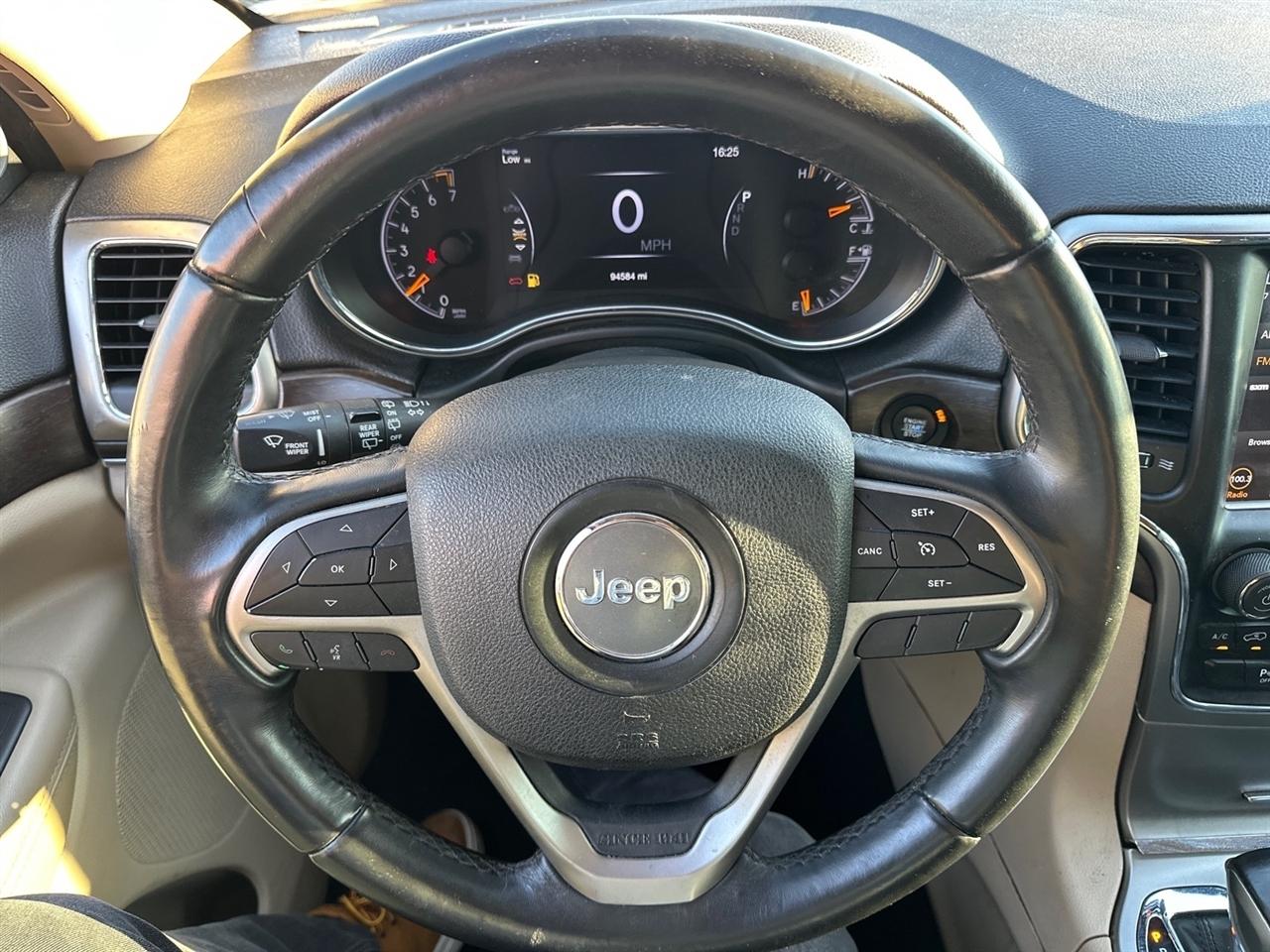 Jeep Grand Cherokee Laredo 2WD 2018