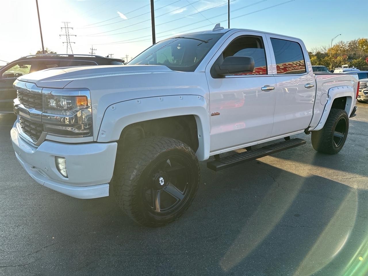 Chevrolet Silverado 1500 High Country Crew Cab Short Box 4WD 2017