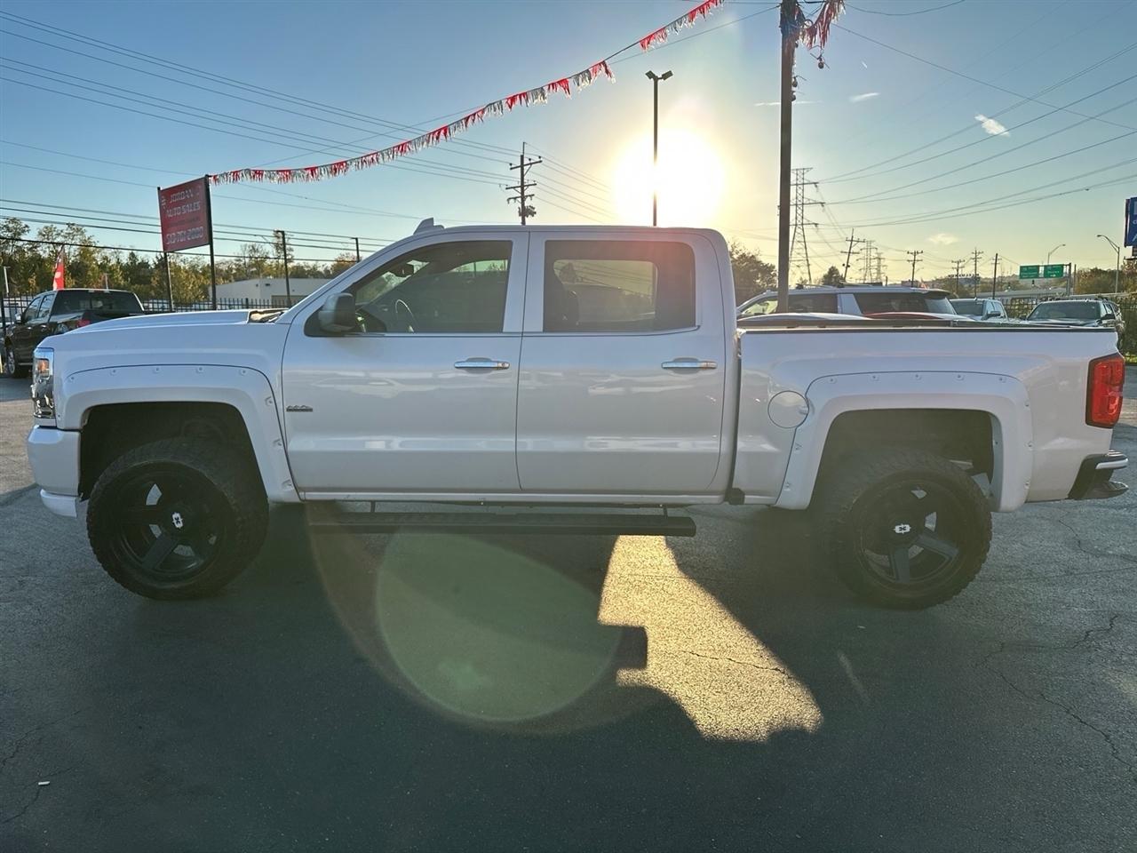 Chevrolet Silverado 1500 High Country Crew Cab Short Box 4WD 2017
