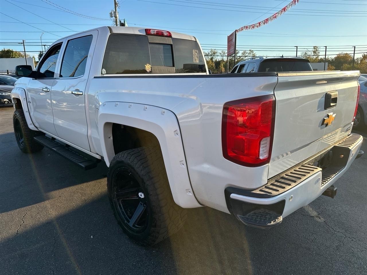 Chevrolet Silverado 1500 High Country Crew Cab Short Box 4WD 2017