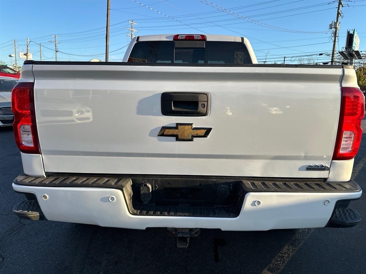 Chevrolet Silverado 1500 High Country Crew Cab Short Box 4WD 2017